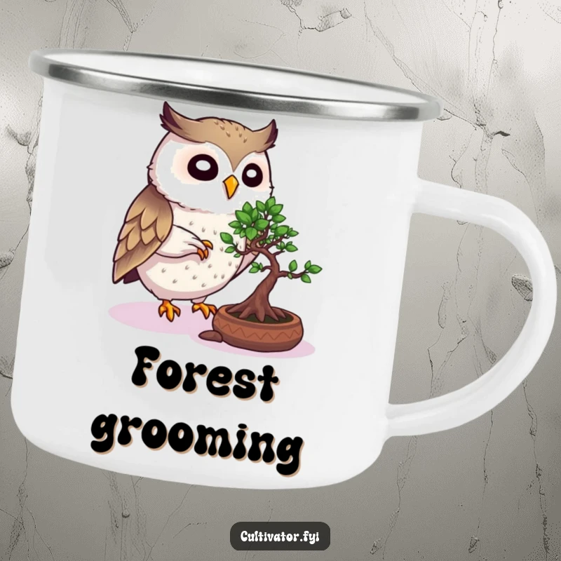 Funny Owl Camping Mug: Lively owl pruning a bonsai tree, perfect for outdoor drinks and embracing mindful moments.